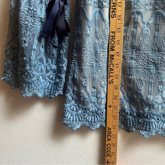 Lili Sidonio by Molly Bracken lace bell sleeves lace blouse Sz M 18” PTP - Picture 6 of 6